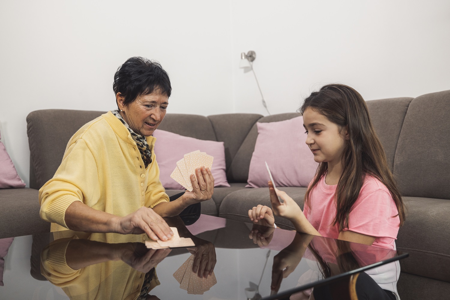 Juegos de carta para los días fríos de invierno Mofeta | ¿Por qué los juegos de cartas son perfectos para los días fríos de enero?